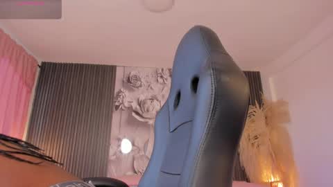 michellepreston_ online show from June 2026 12:18:01 PM