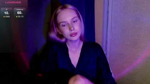 Snapshot of michellevelour chatting on May 2026 05:30:02 PM Michelle online show from May 2026 05:30:02 PM