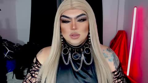 Michelle online show from December 2025 06:59:02 PM