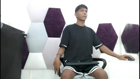 Mick storm online show from November 2025 07:02:02 PM