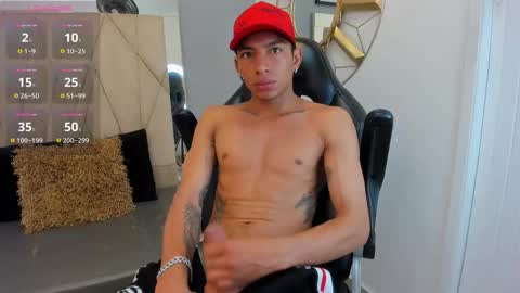 Snapshot of mickey_beasley chatting on September 2025 07:52:01 PM mickey online show from September 2025 07:52:01 PM