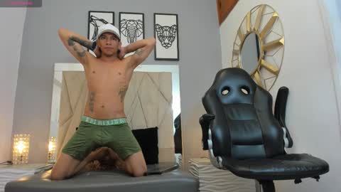 Snapshot of mickey_beasley chatting on October 2025 07:14:02 PM mickey online show from October 2025 07:14:02 PM