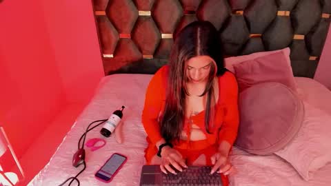 Micki online show from September 2025 11:54:01 AM