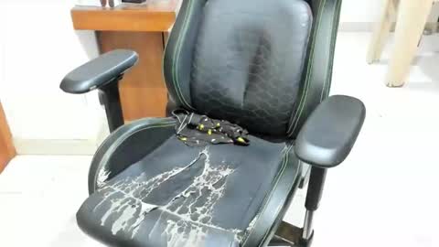 microfama00 online show from February 2026 04:32:01 AM