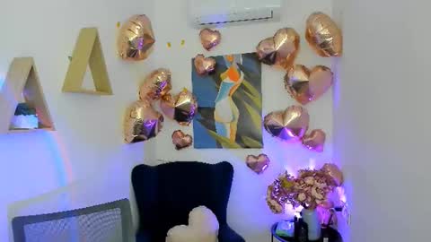 midnighteaura online show from February 2026 03:44:01 AM