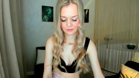 Snapshot of midnighteaura chatting on April 2026 04:26:01 AM midnighteaura online show from April 2026 04:26:01 AM