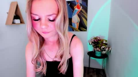 Snapshot of midnighteaura chatting on May 2026 03:23:02 AM midnighteaura online show from May 2026 03:23:02 AM
