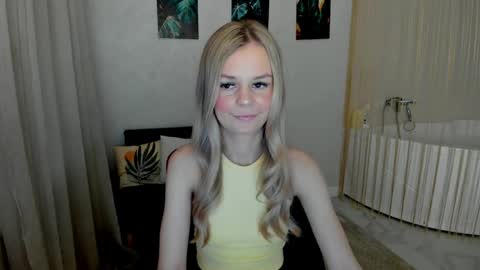 Snapshot of midnighteaura chatting on May 2026 11:17:01 AM midnighteaura online show from May 2026 11:17:01 AM