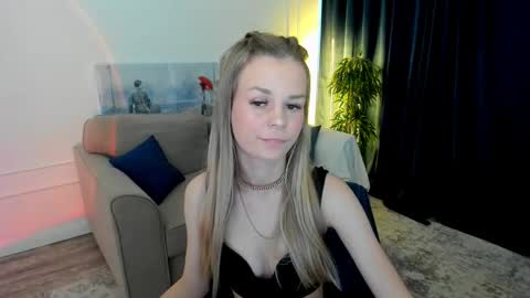 Snapshot of midnighteaura chatting on May 2026 11:27:02 AM midnighteaura online show from May 2026 11:27:02 AM