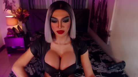 Snapshot of midnightscentxx chatting on January 2025 04:15:01 AM KATE online show from January 2025 04:15:01 AM