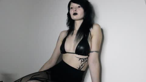 Snapshot of midnightsiren chatting on October 2025 11:06:02 PM midnightsiren online show from October 2025 11:06:02 PM