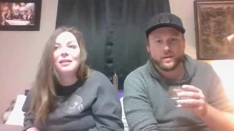 Snapshot of midwestlovers1990 chatting on November 2025 03:49:01 AM midwestlovers1990 online show from November 2025 03:49:01 AM