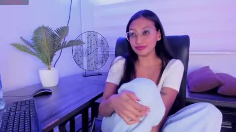 miel_ambar online show from June 2026 07:45:01 PM