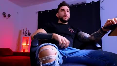 Snapshot of mightyaaron chatting on November 2025 04:01:02 AM MightyAaron online show from November 2025 04:01:02 AM