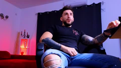 Snapshot of mightyaaron chatting on November 2025 03:40:01 AM MightyAaron online show from November 2025 03:40:01 AM