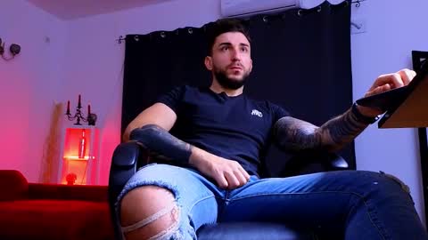 Snapshot of mightyaaron chatting on November 2025 05:11:01 AM MightyAaron online show from November 2025 05:11:01 AM