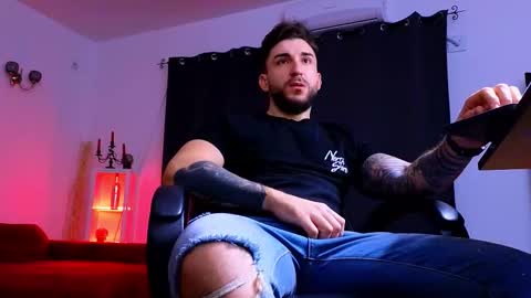 Snapshot of mightyaaron chatting on December 2025 05:01:01 AM MightyAaron online show from December 2025 05:01:01 AM