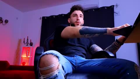 Snapshot of mightyaaron chatting on December 2025 05:12:02 AM MightyAaron online show from December 2025 05:12:02 AM