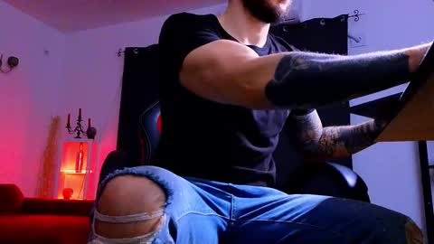 Snapshot of mightyaaron chatting on December 2025 05:23:01 AM MightyAaron online show from December 2025 05:23:01 AM