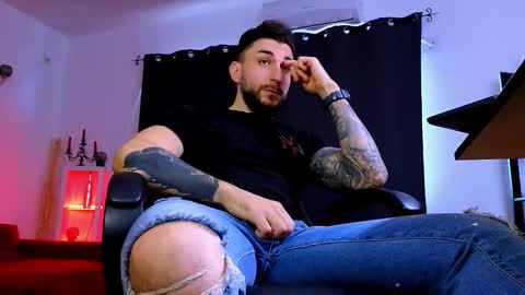 Snapshot of mightyaaron chatting on March 2026 07:15:01 AM MightyAaron online show from March 2026 07:15:01 AM