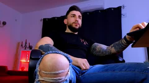 Snapshot of mightyaaron chatting on March 2026 04:40:02 AM MightyAaron online show from March 2026 04:40:02 AM