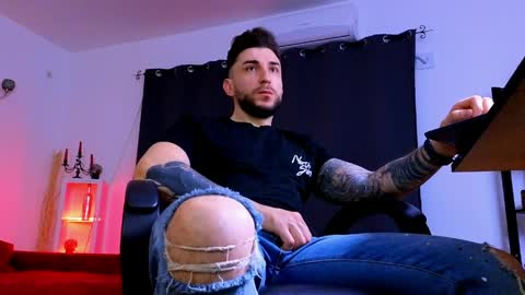 MightyAaron online show from April 2026 02:33:02 AM