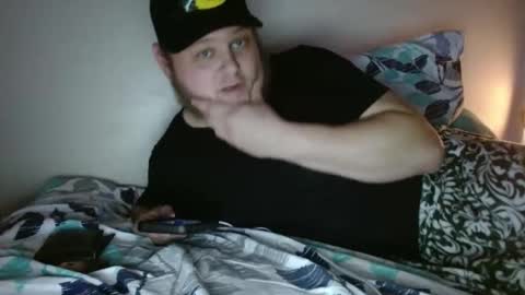 Snapshot of miguel320129 chatting on March 2026 05:23:01 AM Miggy online show from March 2026 05:23:01 AM