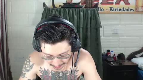 Snapshot of miguel__98 chatting on April 2026 04:21:02 AM Miguel Independent Model online show from April 2026 04:21:02 AM