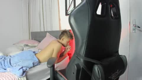 Miguel Hernandez online show from January 2025 03:09:02 AM