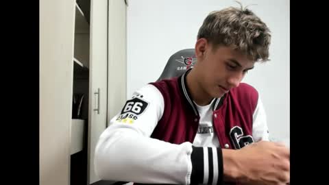 Miguel Hernandez online show from September 2025 02:11:02 AM