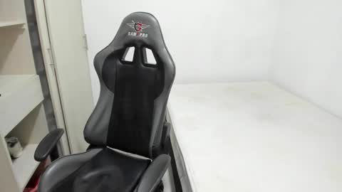 Miguel Hernandez online show from November 2025 07:14:01 PM