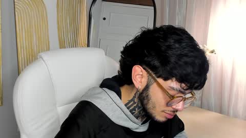 Snapshot of mihailleroy chatting on February 2025 02:29:02 AM MIHAIL LEROY finally independent model online show from February 2025 02:29:02 AM