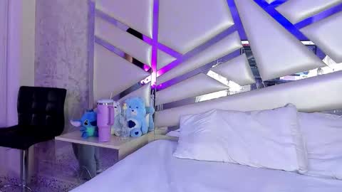 MIA 3 online show from October 2025 04:10:01 AM