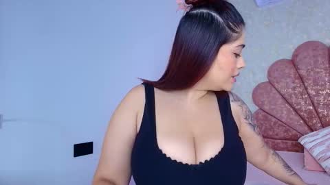 Mia  online show from January 2026 11:59:01 AM