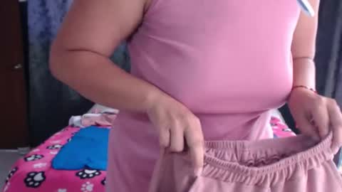 Snapshot of miia_big1boobs chatting on April 2026 04:22:01 PM miia big1boobs online show from April 2026 04:22:01 PM