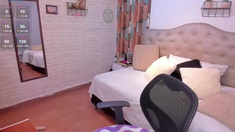 Snapshot of miia_jhones16 chatting on January 2025 01:13:02 AM Mia Jhones online show from January 2025 01:13:02 AM