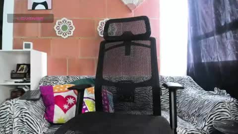 Snapshot of miia_lovve chatting on May 2026 07:00:02 PM miia_lovve online show from May 2026 07:00:02 PM