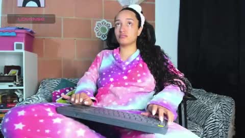 Snapshot of miia_lovve chatting on May 2026 09:04:02 AM miia_lovve online show from May 2026 09:04:02 AM