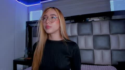 Snapshot of miia_spencer chatting on May 2026 01:08:02 PM Mia online show from May 2026 01:08:02 PM