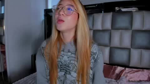 Snapshot of miia_spencer chatting on May 2026 02:03:01 PM Mia online show from May 2026 02:03:01 PM