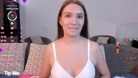 Miia 3 online show from January 2025 04:08:01 PM