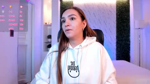 Miia 3 online show from October 2025 11:31:01 AM