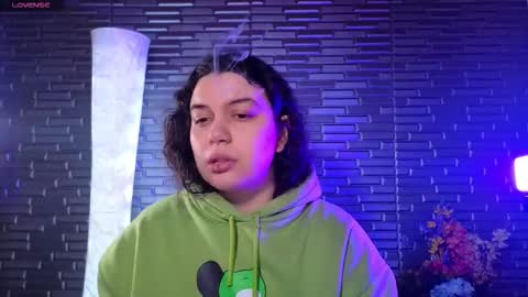 Snapshot of miia_zarate chatting on October 2025 09:26:02 PM Ma - online show from October 2025 09:26:02 PM