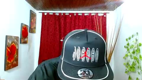 Snapshot of miilo18 chatting on April 2026 12:02:01 AM milo online show from April 2026 12:02:01 AM