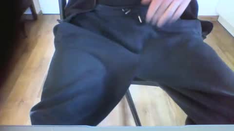 mik online show from September 2025 01:11:01 PM