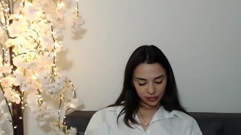 Mika online show from October 2025 04:52:01 PM