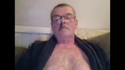 mikael42 online show from February 2026 07:32:01 PM