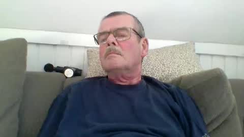 mikael42 online show from April 2026 02:07:01 PM