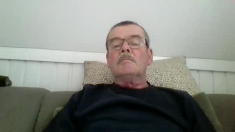 mikael42 online show from April 2026 12:53:02 PM