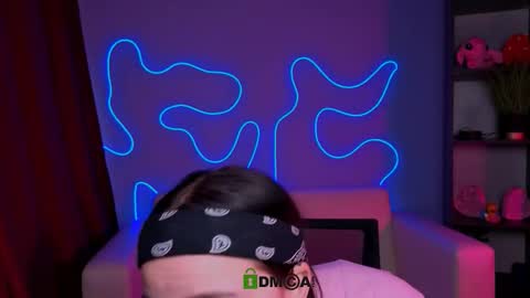 Snapshot of mikameovv chatting on November 2025 11:20:02 AM Mika online show from November 2025 11:20:02 AM